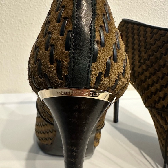 Burberry Brown suade bootie with leather weaving - Picture 10 of 11